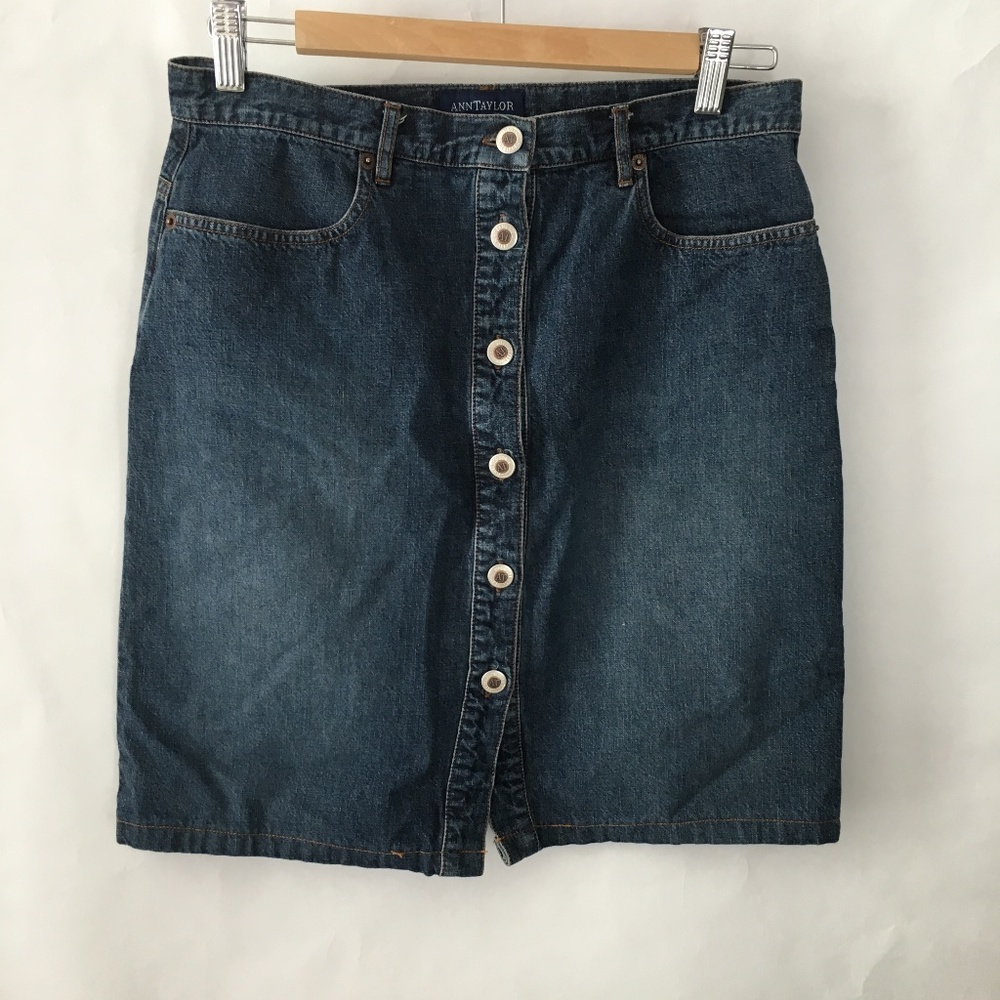 Ann Taylor Women Denim Skirt Snap Front  Size 6